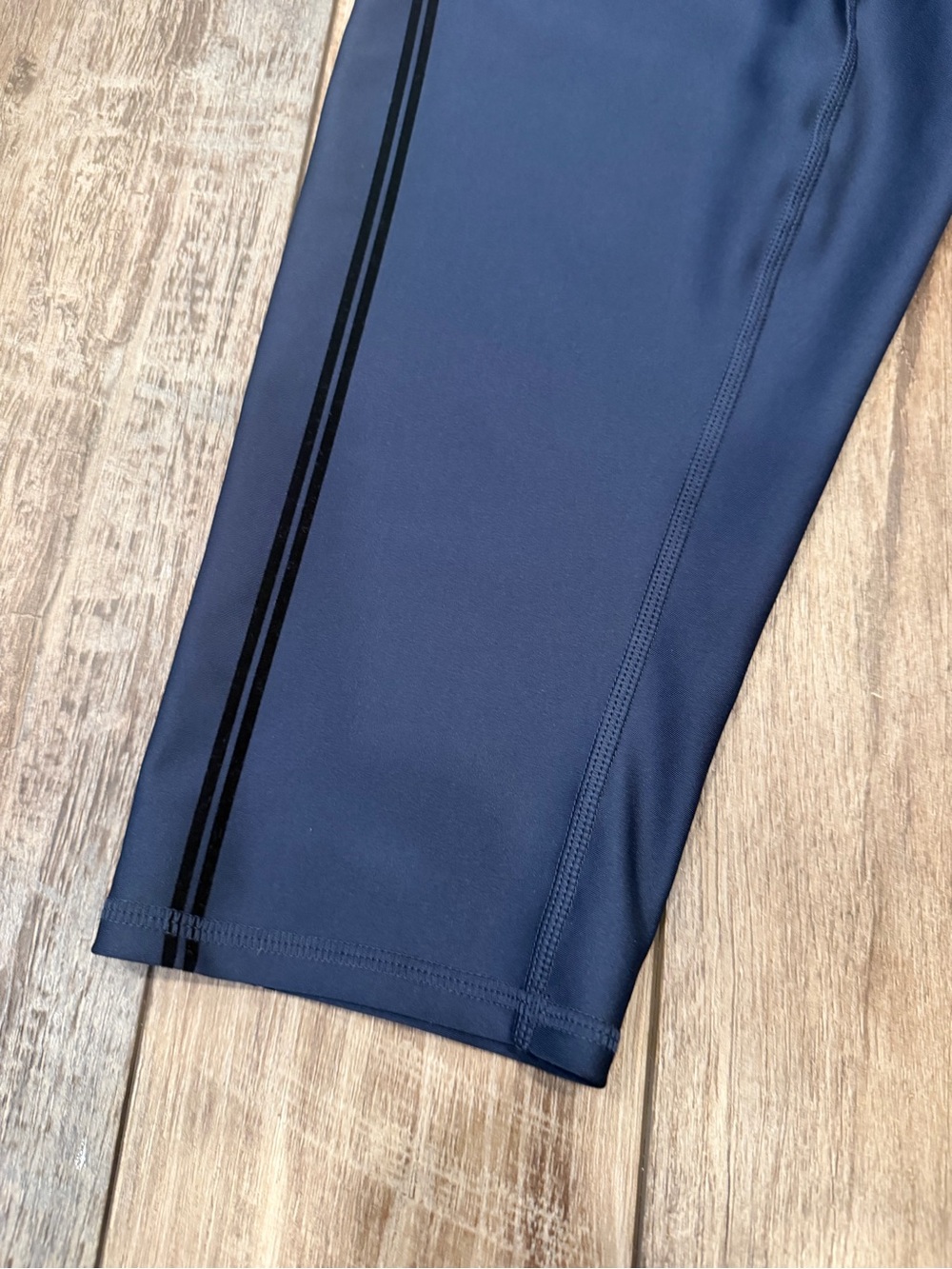 ALO Airlift High-Waist Line Up Capri in Navy Size S - Picture 8 of 13